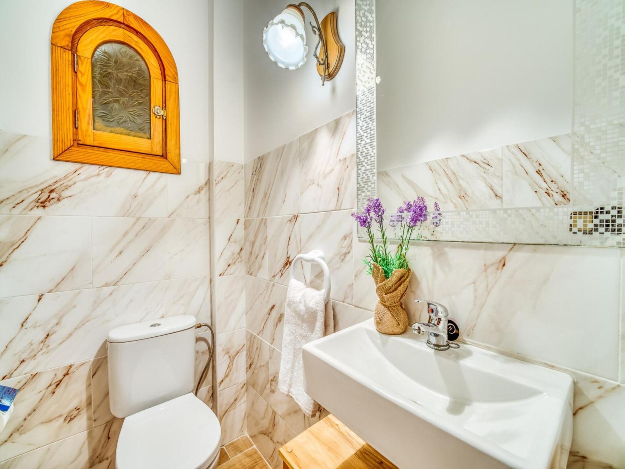 Charming For 6 Guests